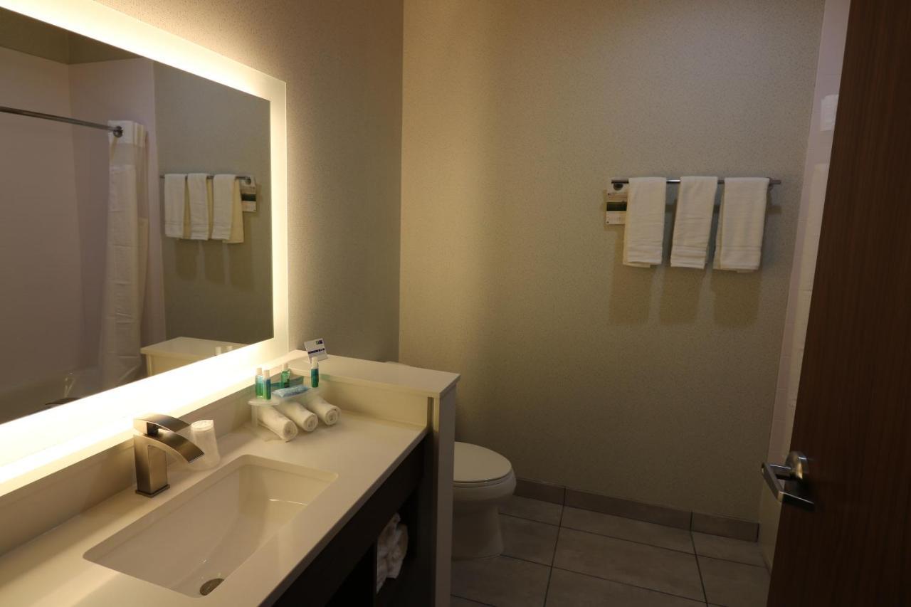 Holiday Inn Express & Suites - Coffeyville By Ihg Exteriér fotografie