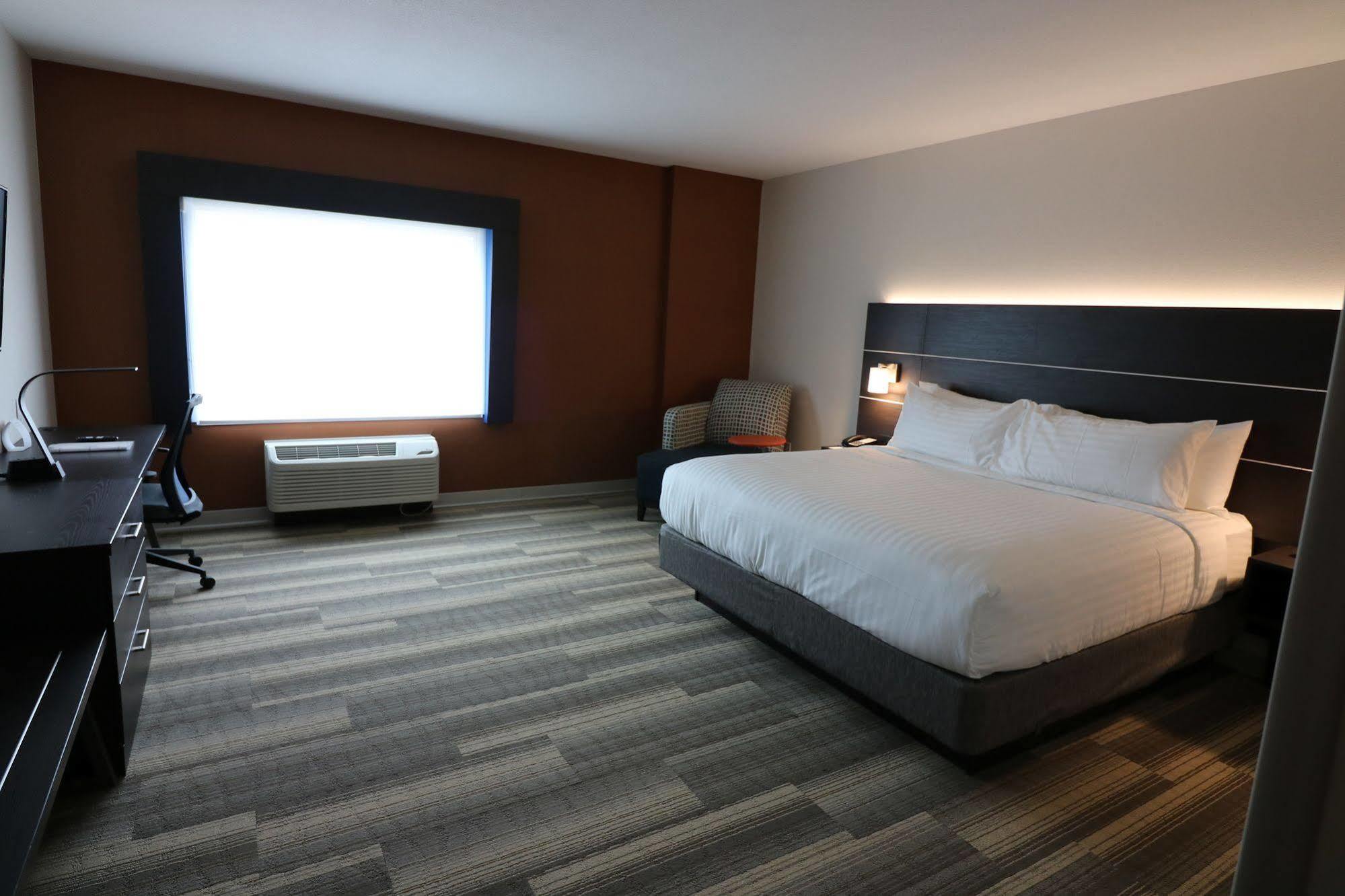 Holiday Inn Express & Suites - Coffeyville By Ihg Exteriér fotografie