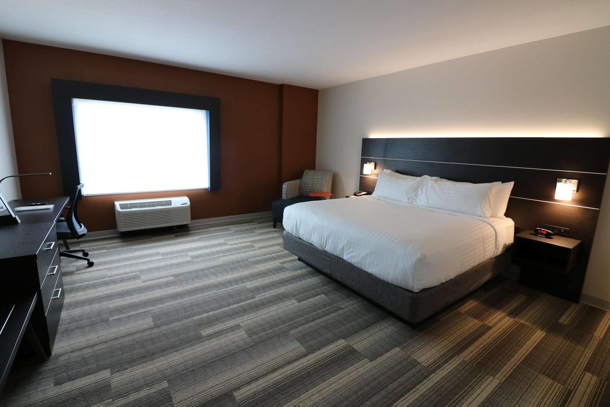 Holiday Inn Express & Suites - Coffeyville By Ihg Exteriér fotografie